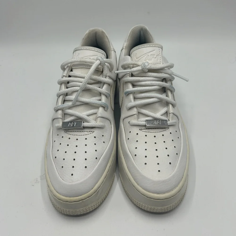 Nike Air Force 1’s Women's White Sneakers Size 7.5 - Picture 2 of 6